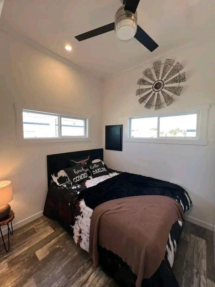 Park Model RV aka Tiny Home - Image 8
